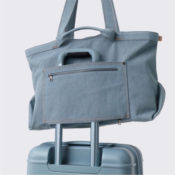 NEW Gap x Beis Travel Tote - Picture 5 of 7